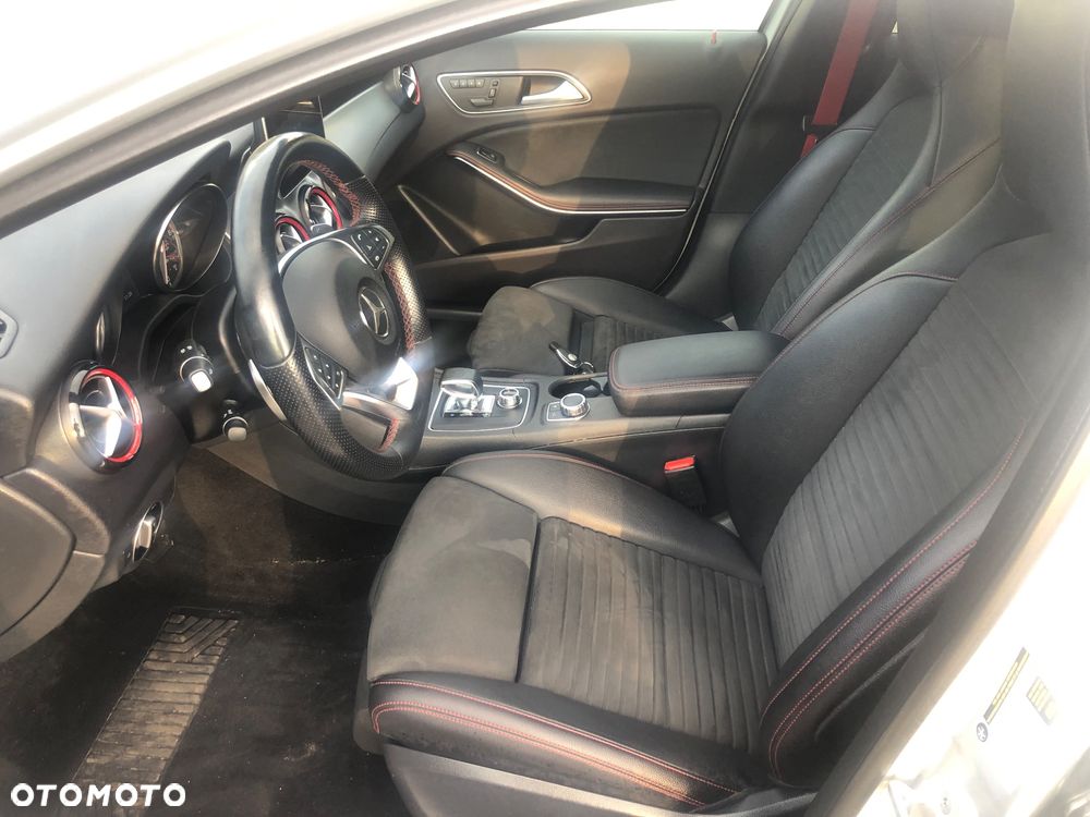 Mercedes-Benz GLA 45 AMG 4Matic 7G-DCT - 29