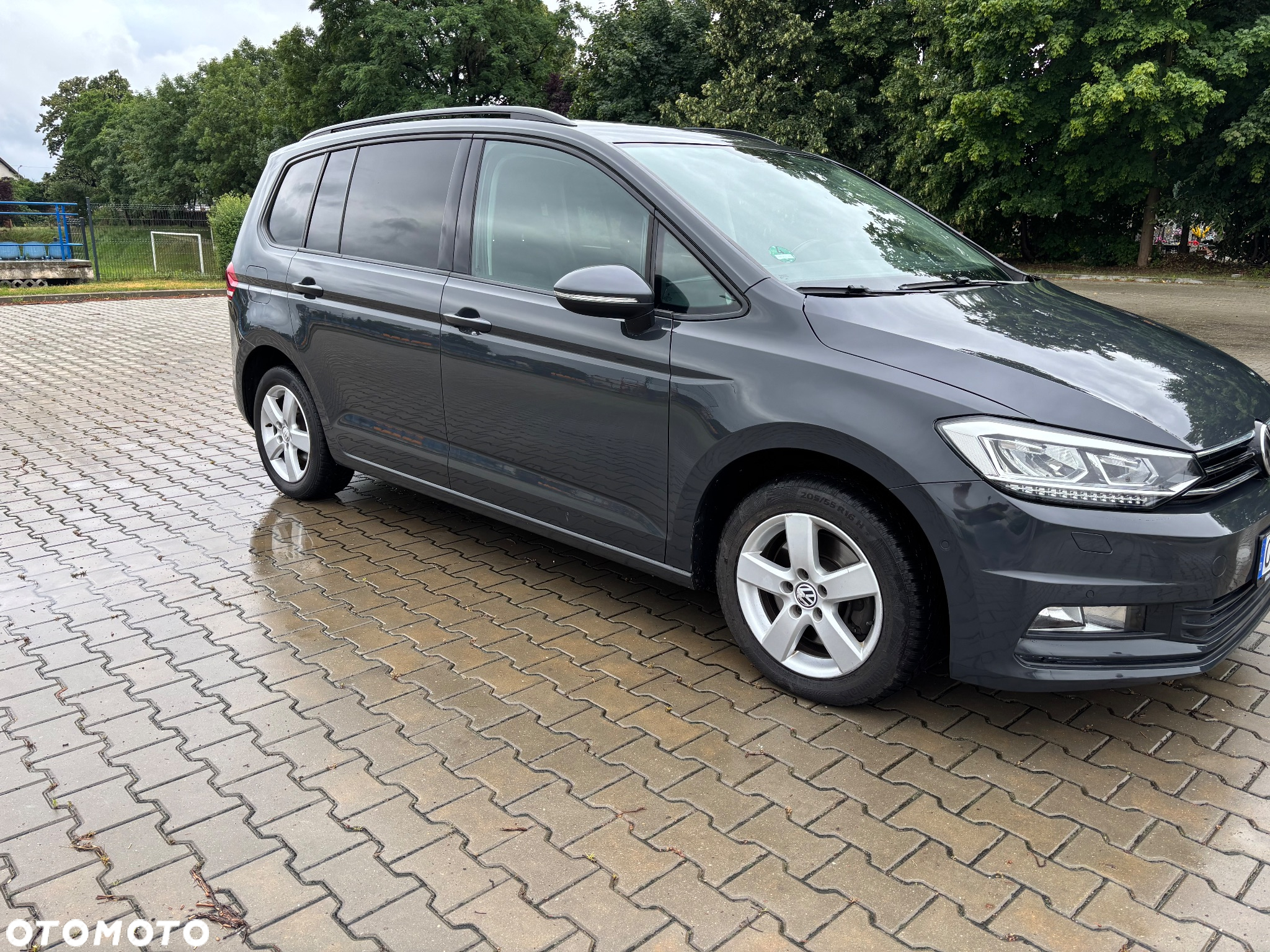 Volkswagen Touran 2.0 TDI SCR DSG Comfortline - 2