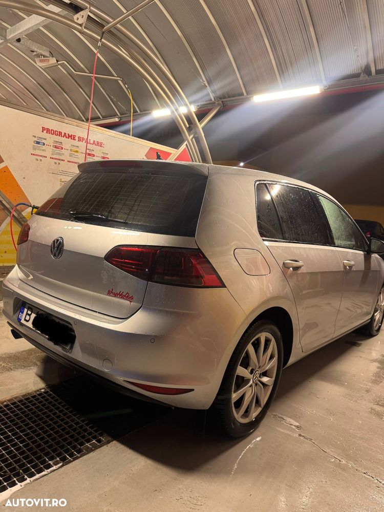 Volkswagen Golf - 5