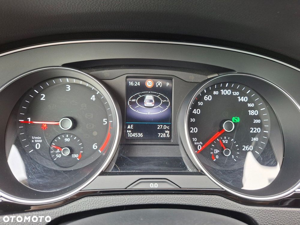 Volkswagen Passat - 11