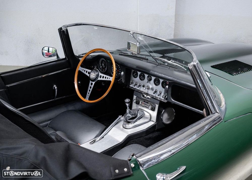 Jaguar E-Type - 19