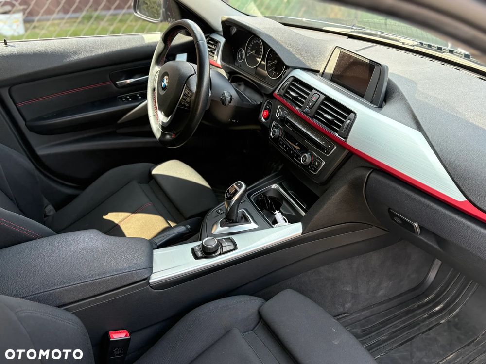 BMW Seria 3 320i Sport Line - 20