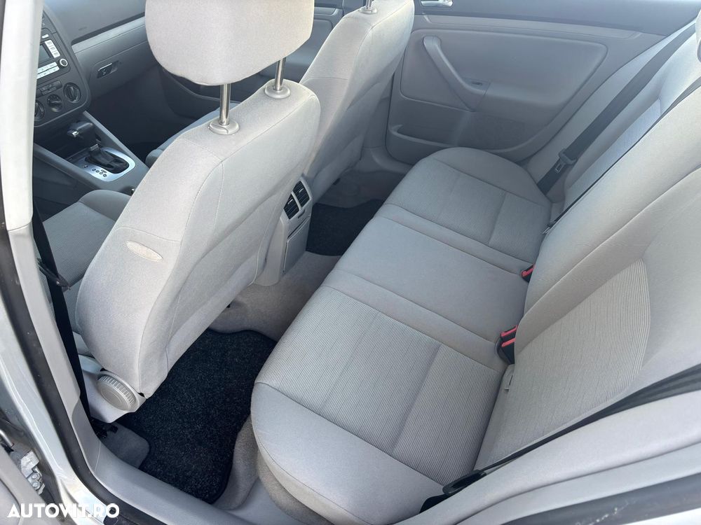 Volkswagen Golf - 9