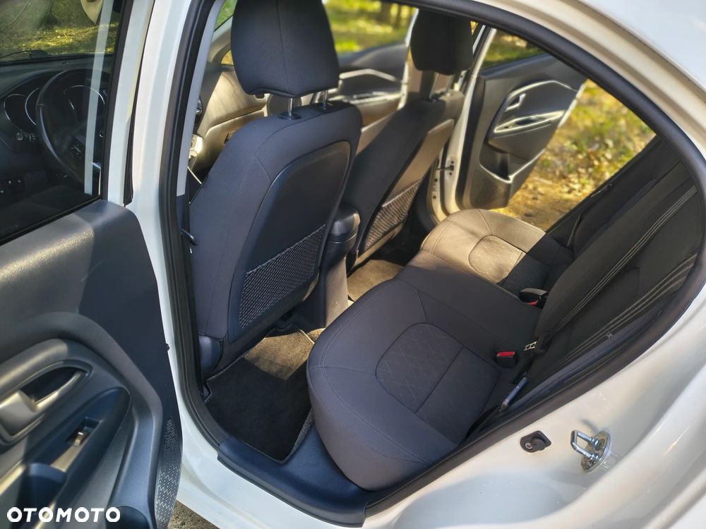 Kia Rio 1.4 crdi Business Line - 9