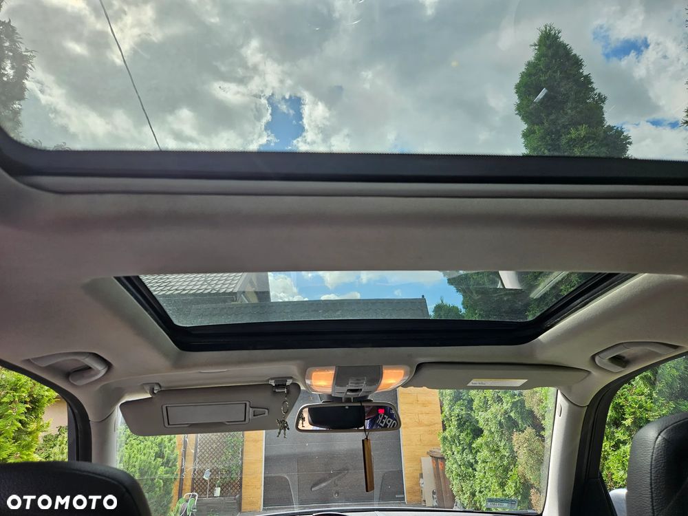 Mercedes-Benz GLK 350 4-Matic - 11