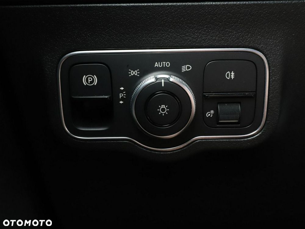 Mercedes-Benz GLA 220 d 4Matic 8G-DCT AMG Line - 36