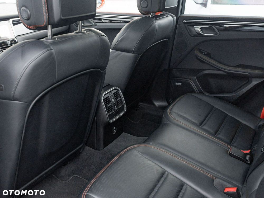 Porsche Macan T - 26