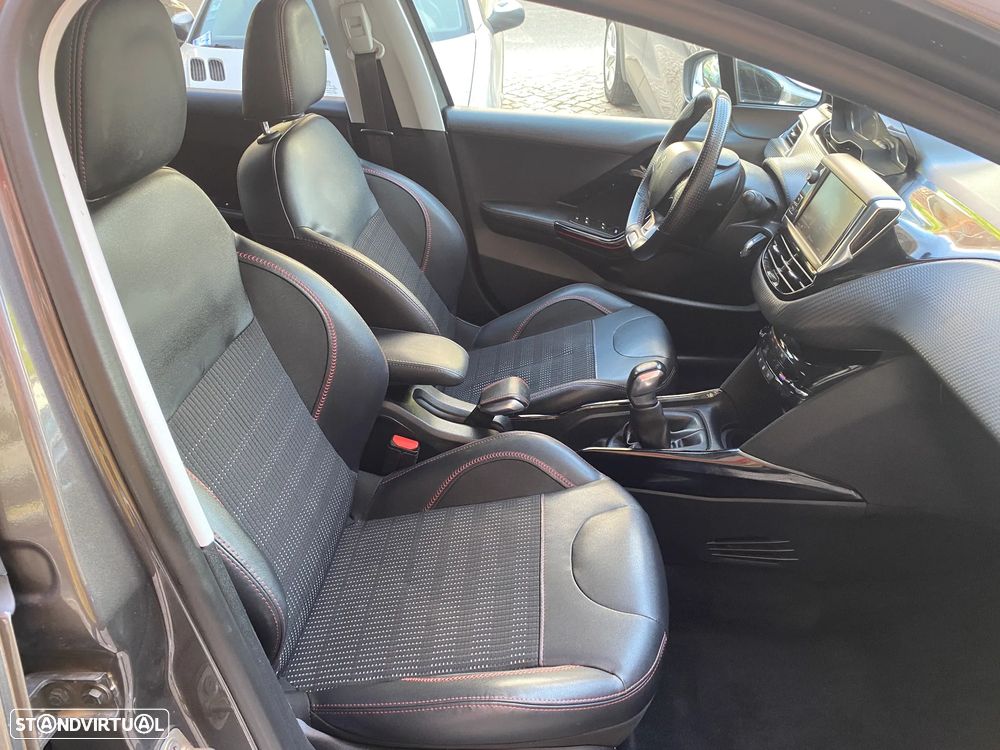 Peugeot 2008 PureTech 110 Stop&Start GT-Line Edition - 31