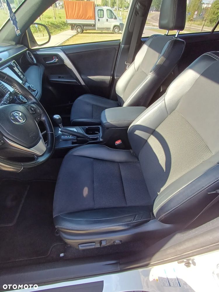 Toyota RAV4 - 12