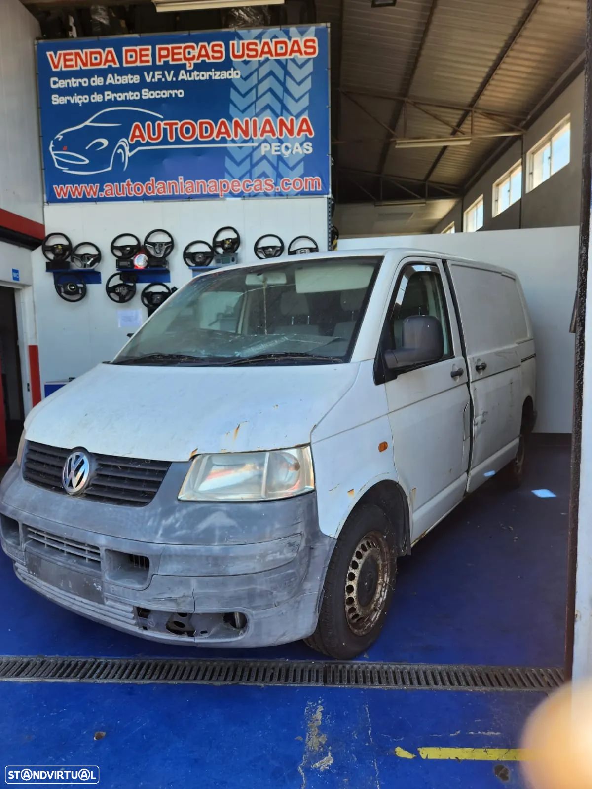 Volkswagen Transporter T5 1.9 TDI de 2004 ás peças - 1