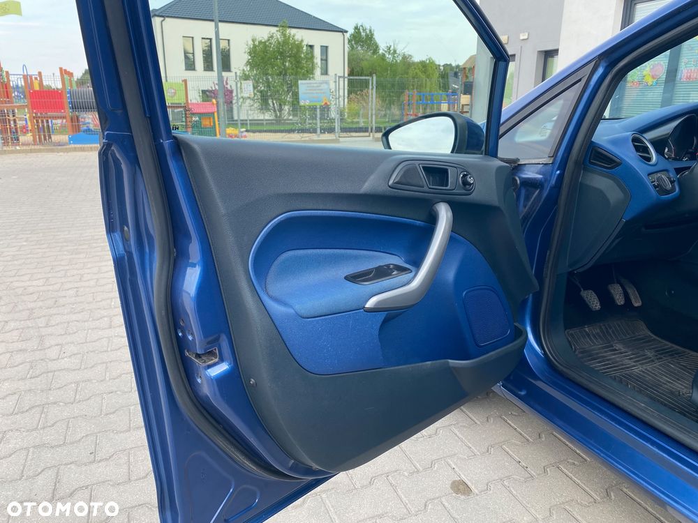 Ford Fiesta - 24