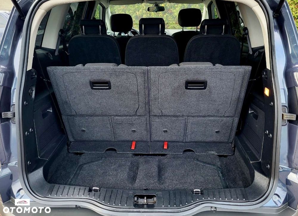 Ford S-Max - 16