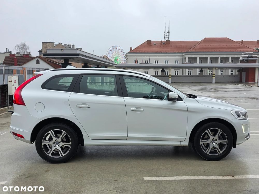 Volvo XC 60 D3 Geartronic Momentum - 8