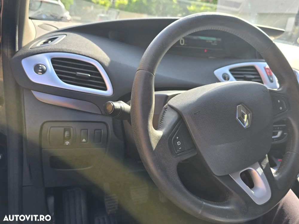 Renault Grand Scenic 1.9dCi Privilege - 10