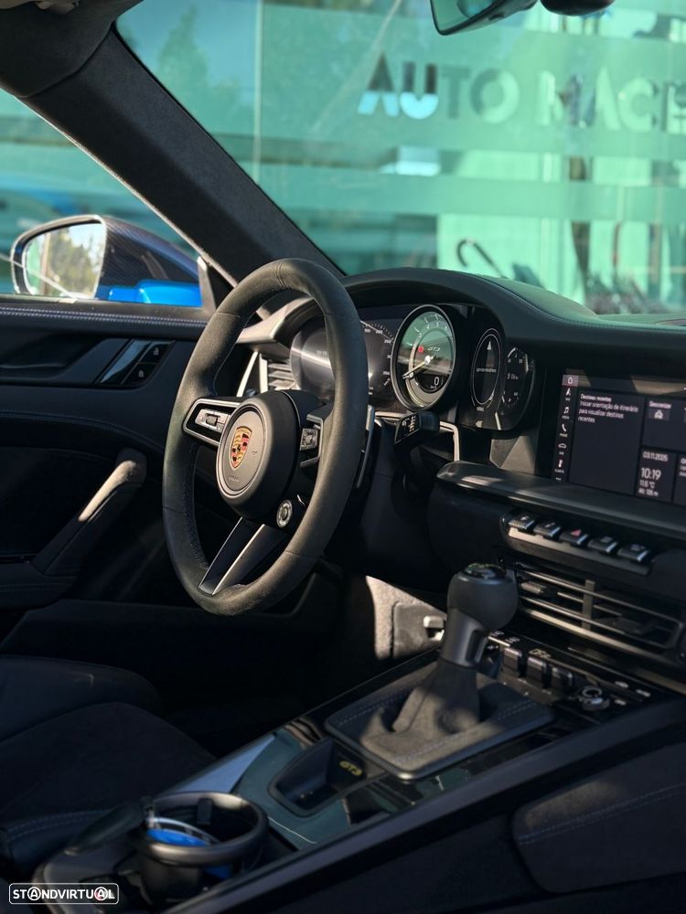 Porsche 911 Série F - 28