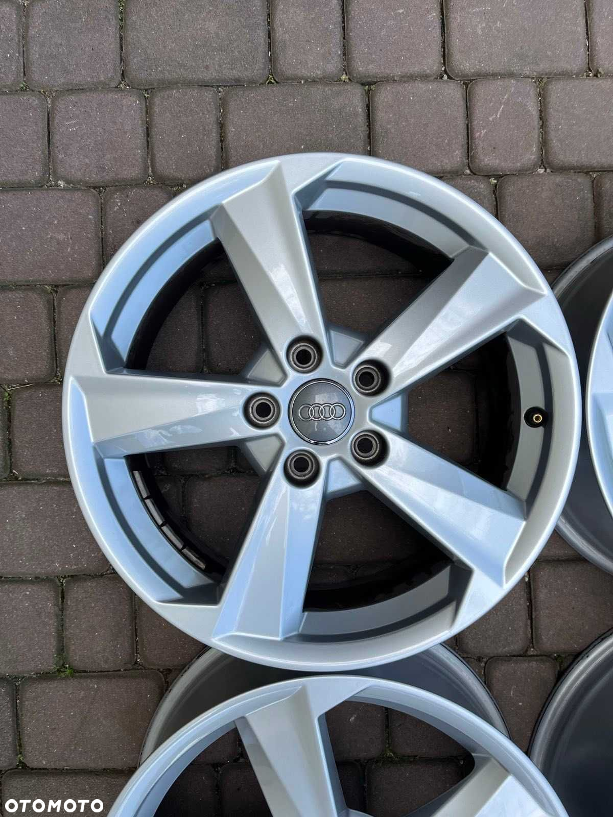 Oryginalne alufelgi Audi 5x112 17 cali A4 A5 A6 Q2 - 8