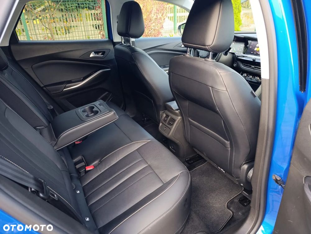 Opel Grandland 1.6 T PHEV Business Elegance - 32