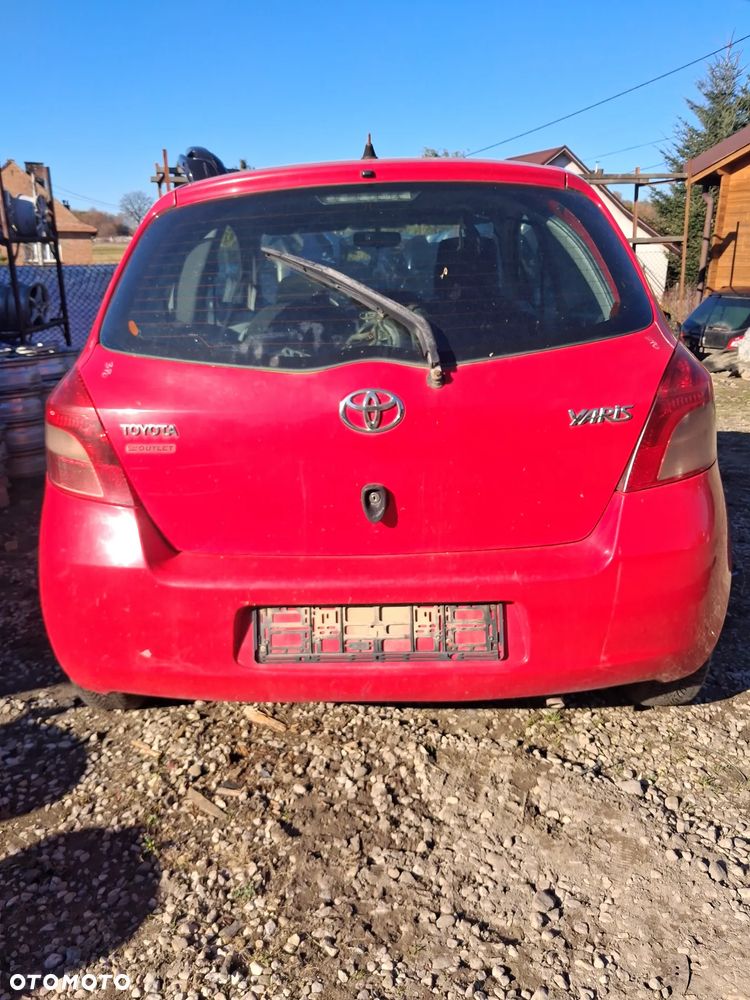 Toyota Yaris II Zderzak tyl 3P0 - 6