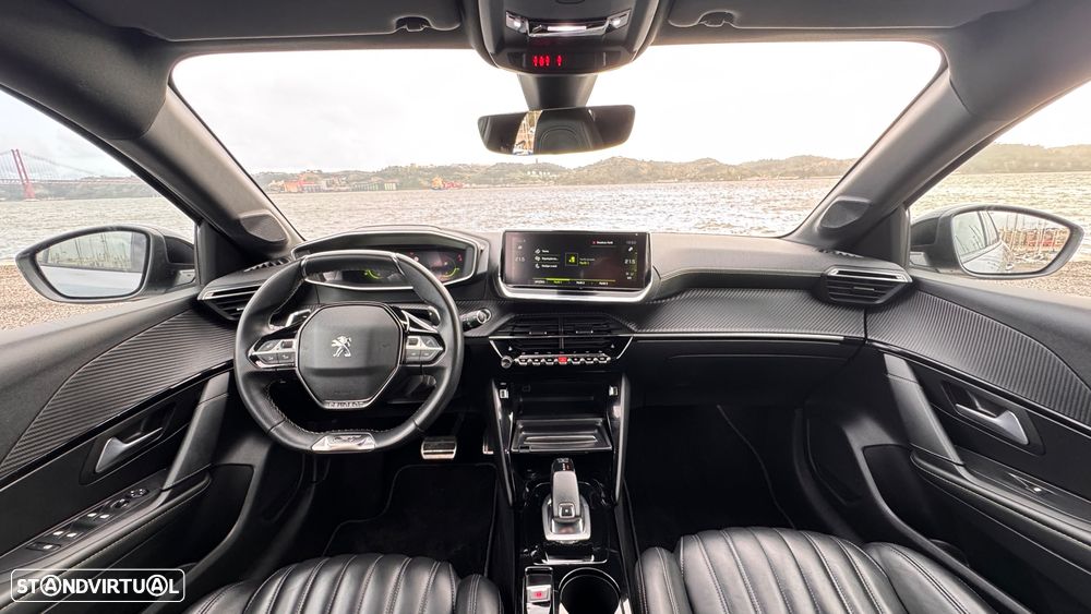 Peugeot 208 1.2 PureTech GT EAT8 - 4