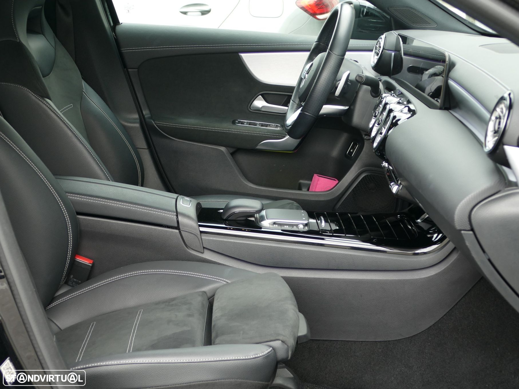 Mercedes-Benz A 250 e AMG Line - 16