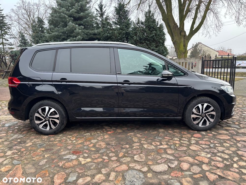 Volkswagen Touran - 20