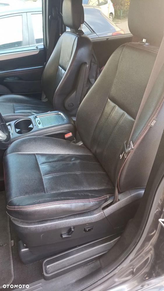 Dodge Grand Caravan 3.6 R/T - 12