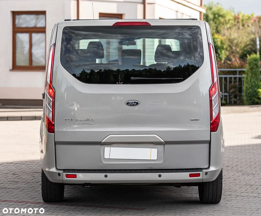 Ford Tourneo Custom 300 L1H1 VA Titanium - 11