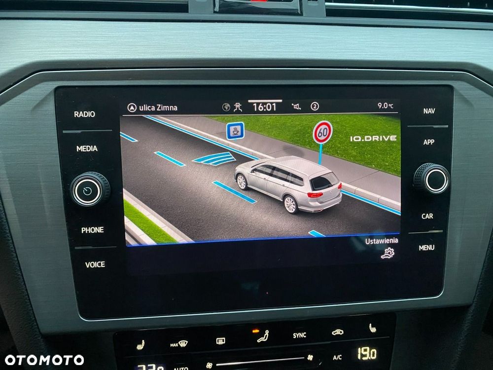 Volkswagen Passat - 29