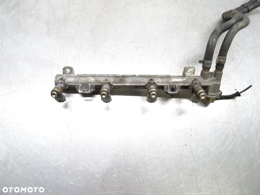 VW BORA IV 98-05 SEDAN 1.6B LISTWA WTRYSKOWA WTRYSKI - 2