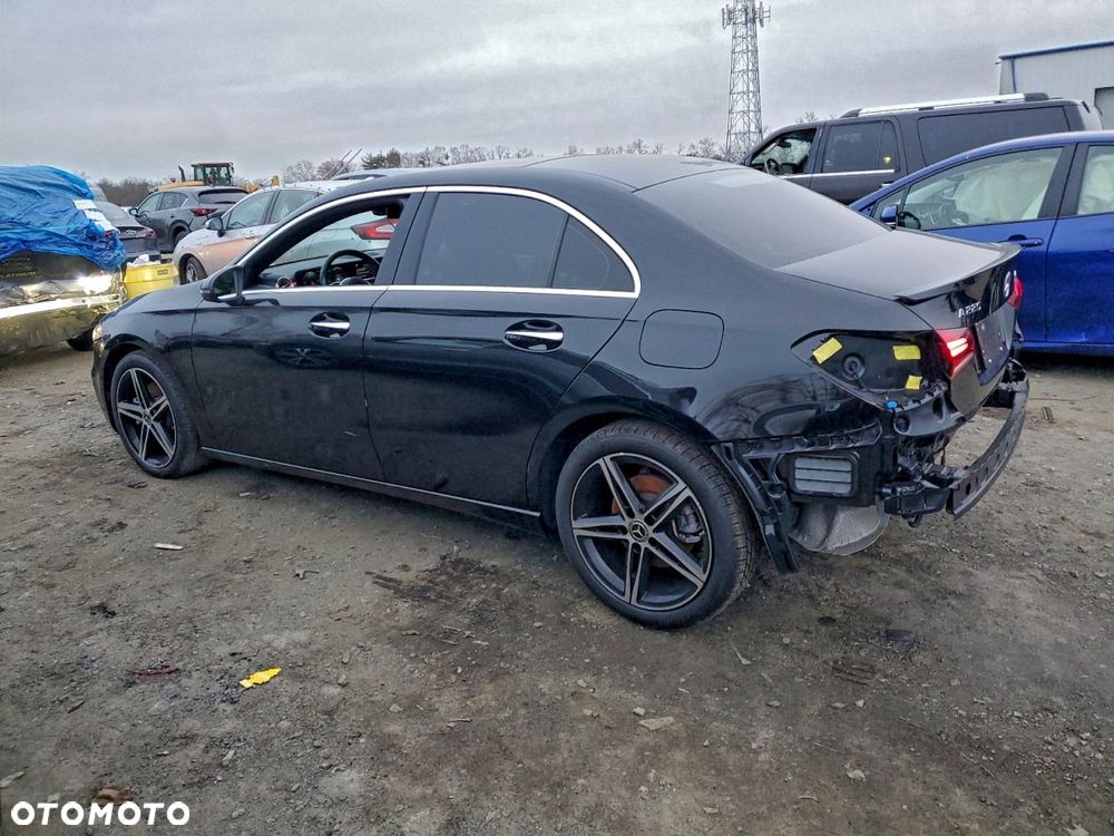 Mercedes-Benz Klasa A 220 4Matic 7G-DCT - 3