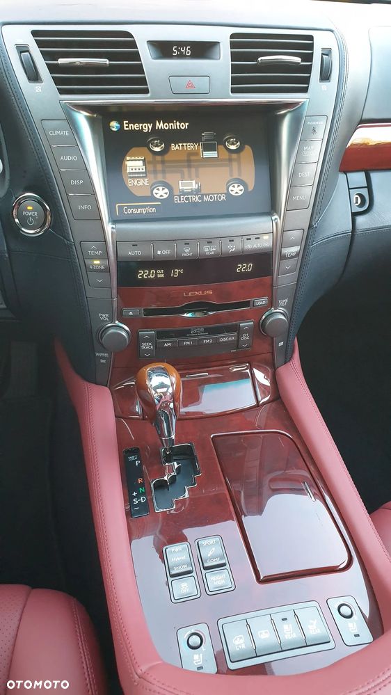Lexus LS - 16