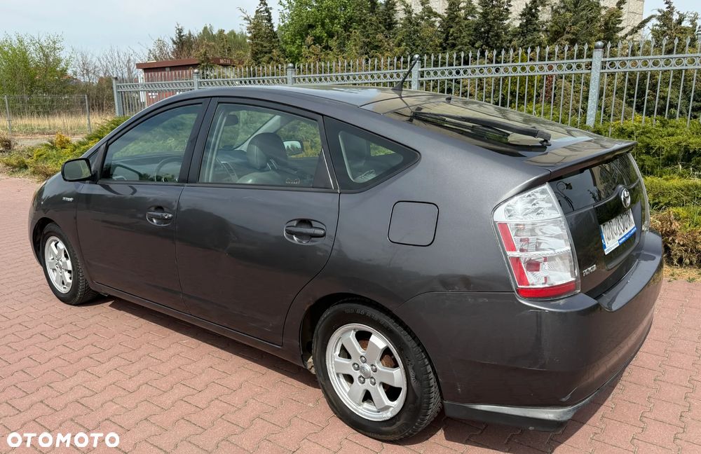 Toyota Prius - 5