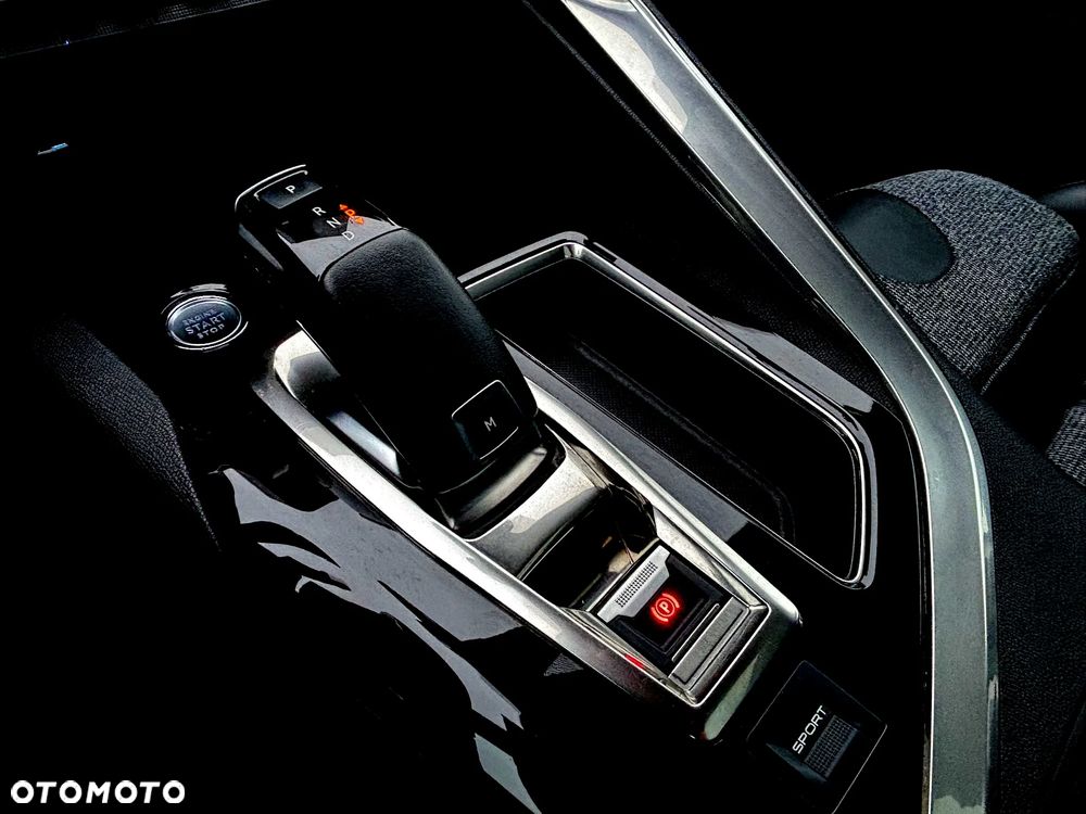 Peugeot 5008 1.6 PureTech Allure S&S EAT8 - 27