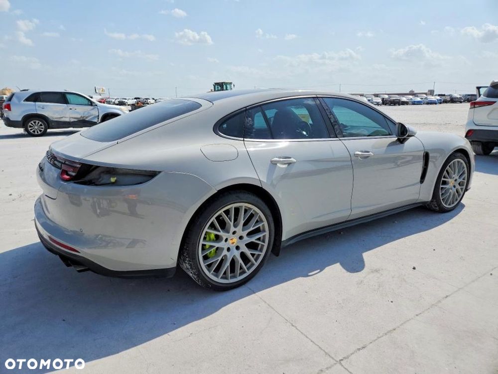Porsche Panamera - 5
