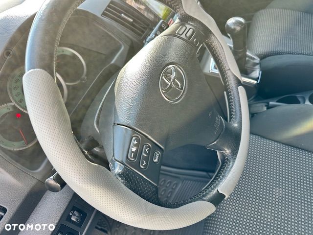 Toyota Corolla Verso 2.2 D-CAT Executive - 12