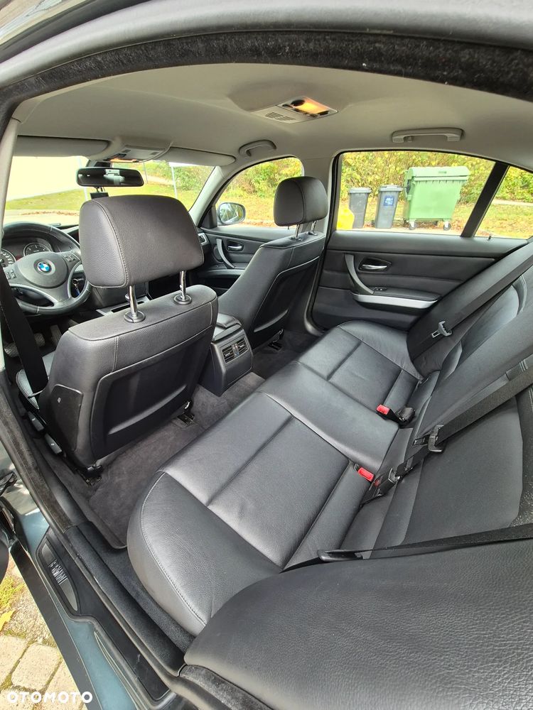 BMW Seria 3 325d - 2