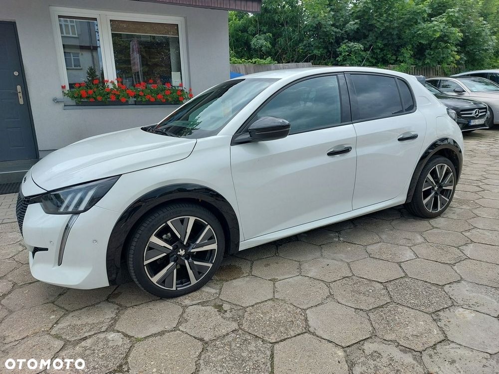 Peugeot 208 - 5