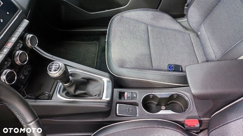 Renault Captur TCe 100 INTENS - 14