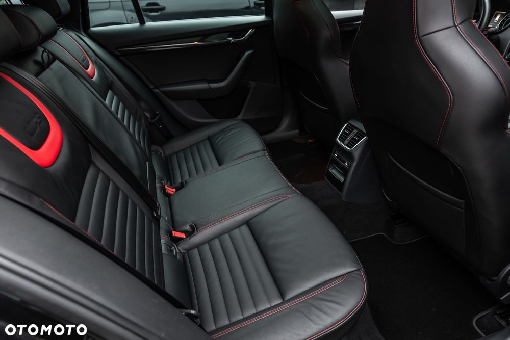 Skoda Octavia 2.0 TDI DSG RS - 6
