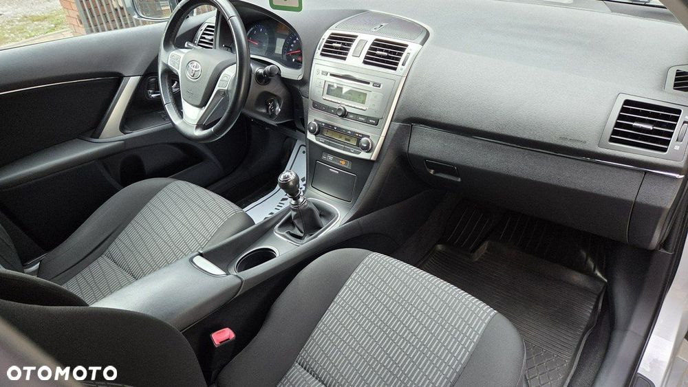 Toyota Avensis - 31