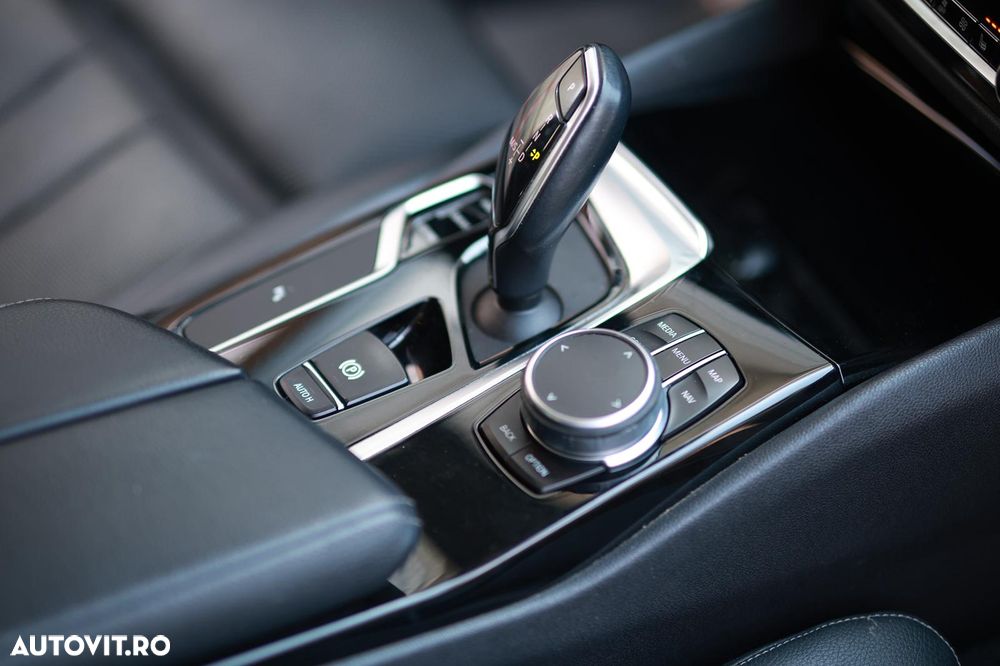 BMW Seria 5 520d xDrive AT - 17