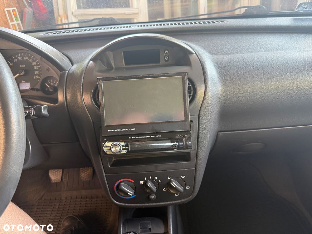 Opel Corsa - 12