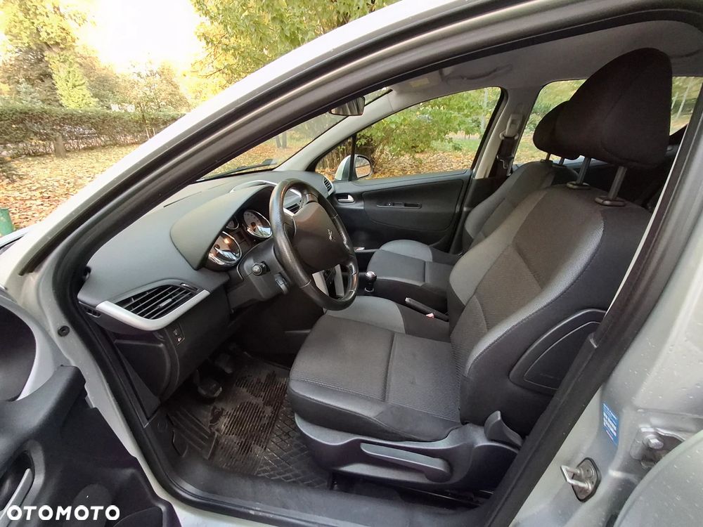 Peugeot 207 1.4 Trendy - 9