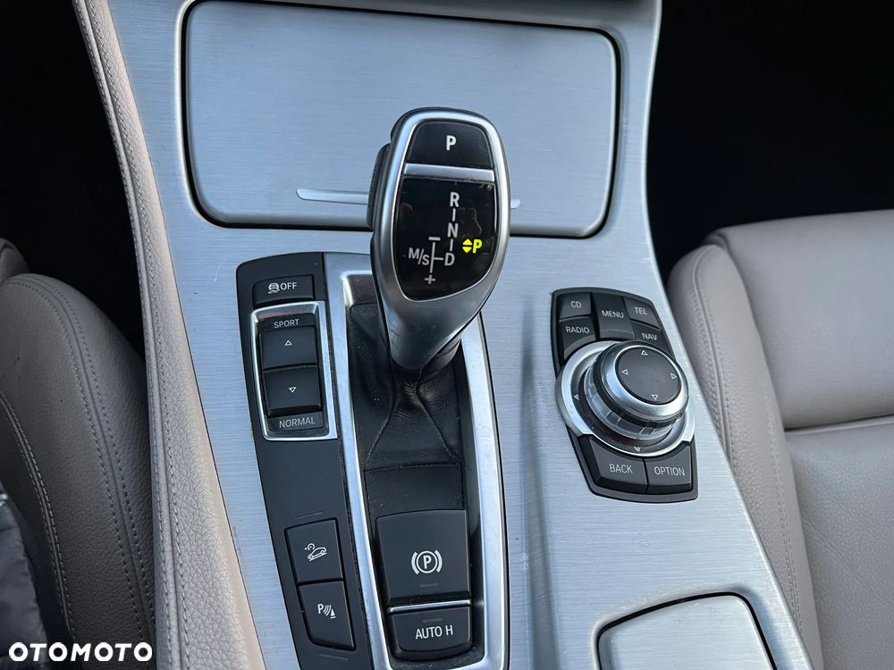 BMW Seria 5 530d xDrive Sport-Aut - 16