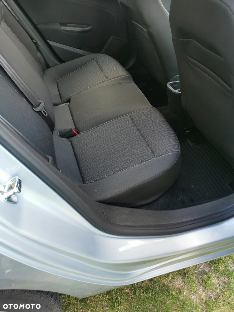 Opel Astra 1.6 Business EU6 - 4