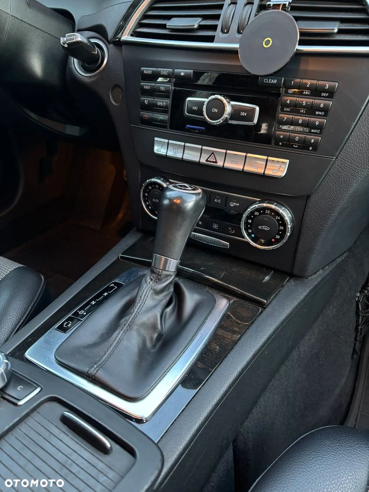 Mercedes-Benz Klasa C 250 CDI BlueEff 4-Matic Avantgarde - 12