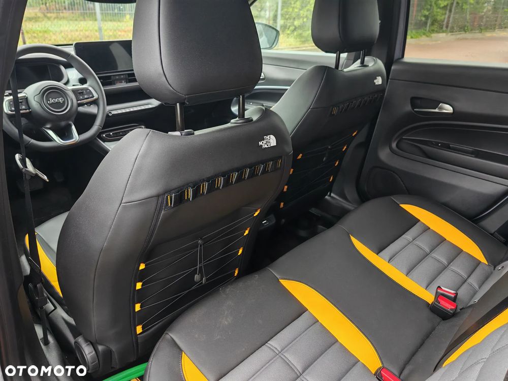 Jeep Avenger 1.2 T3 mHEV The North Face 4xe eDCT6 - 12