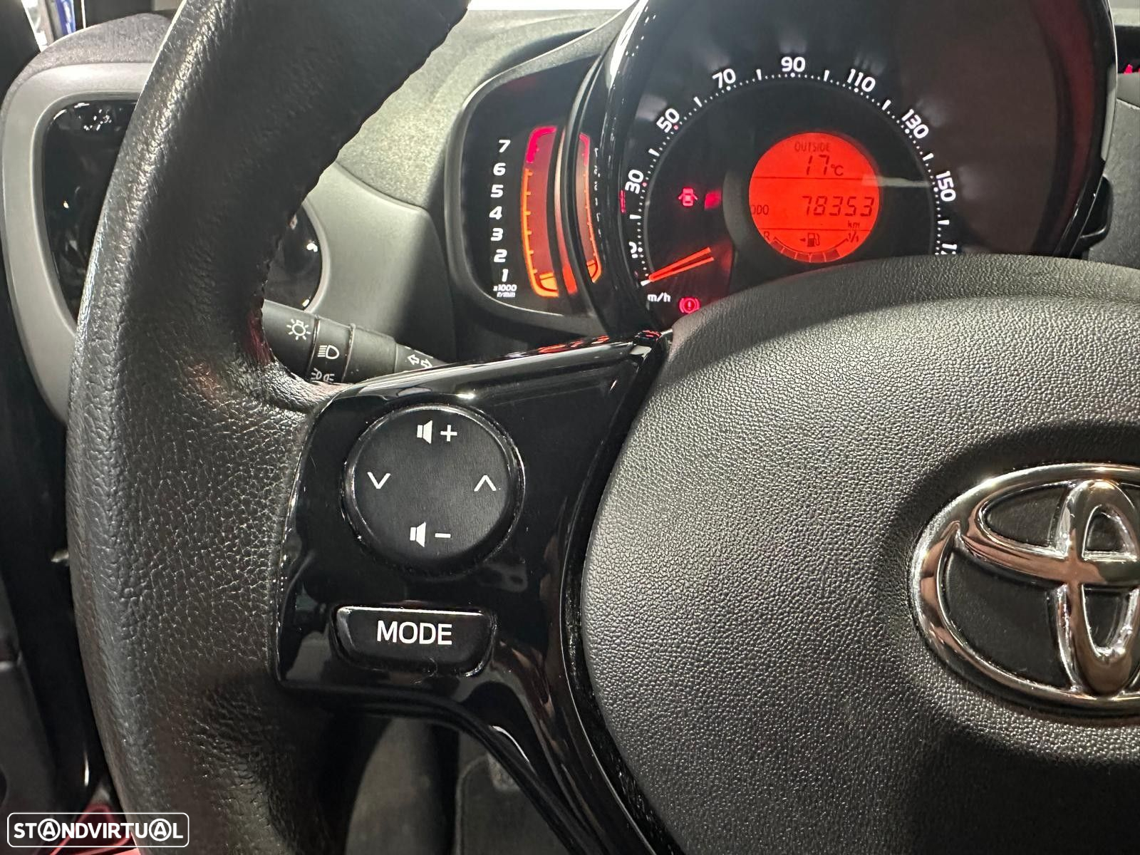 Toyota Aygo 1.0 X-Plus - 33