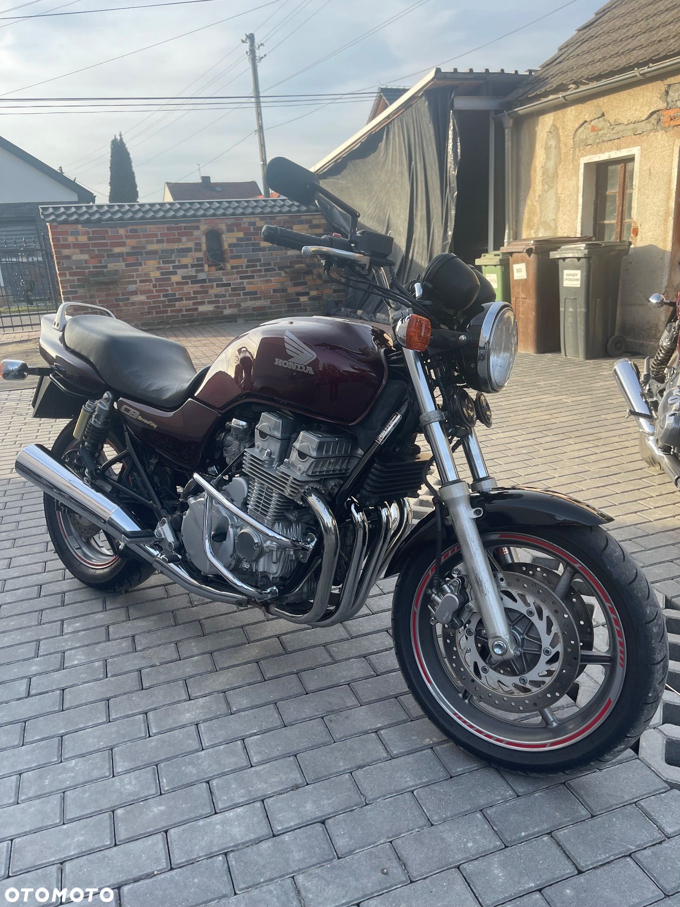 Honda CB - 1