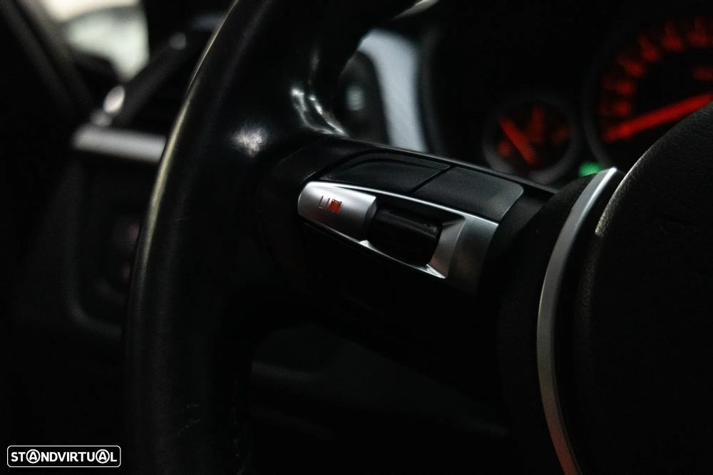 BMW 318 d Sport - 30